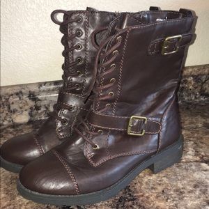 [SOLD] Mid high Brown Boots size 8